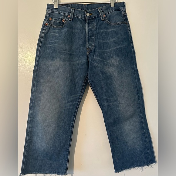 Levi’s vintage 501 straight leg capri cutoff jeans - Picture 2 of 5